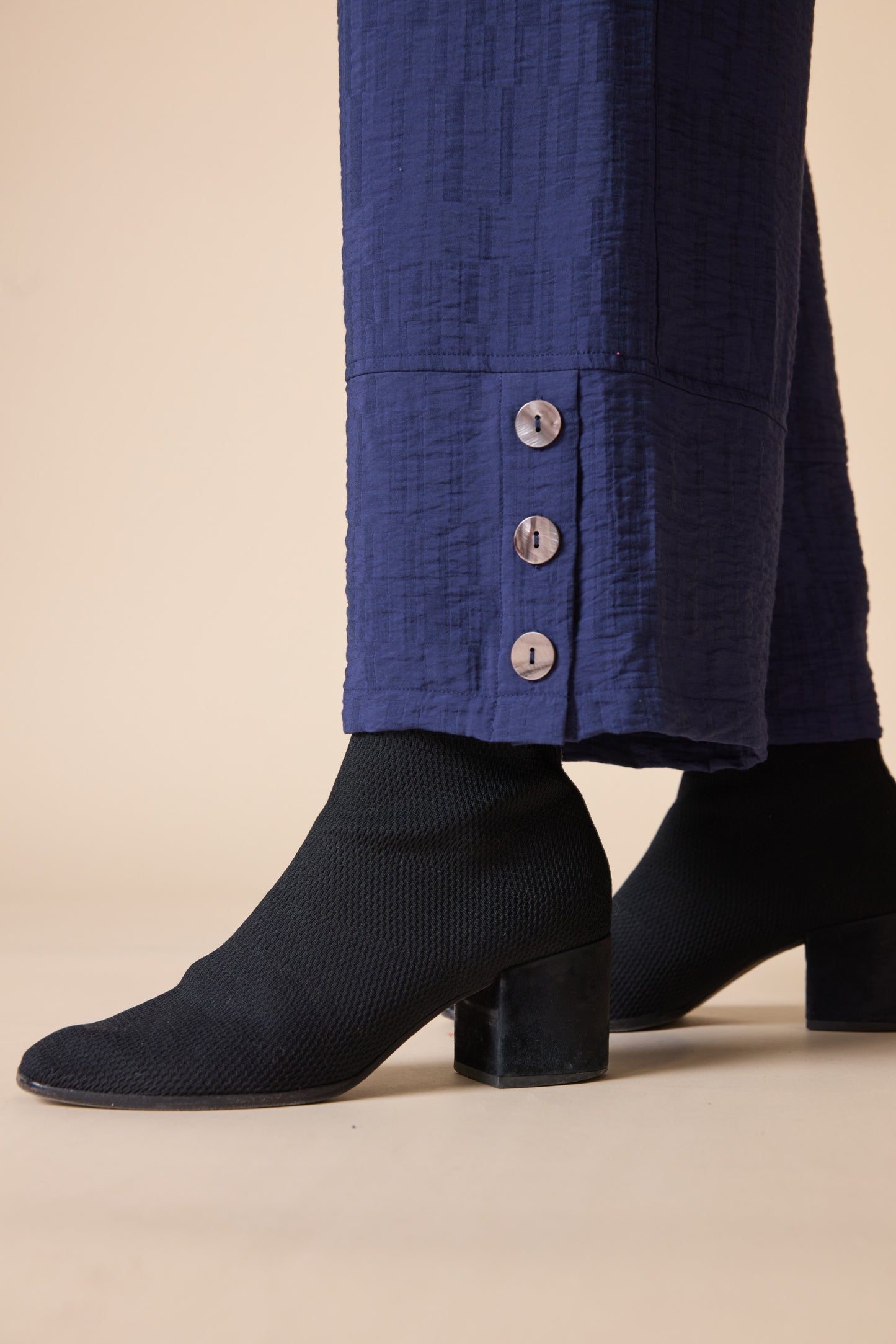 Jacquard Button Hem Pant