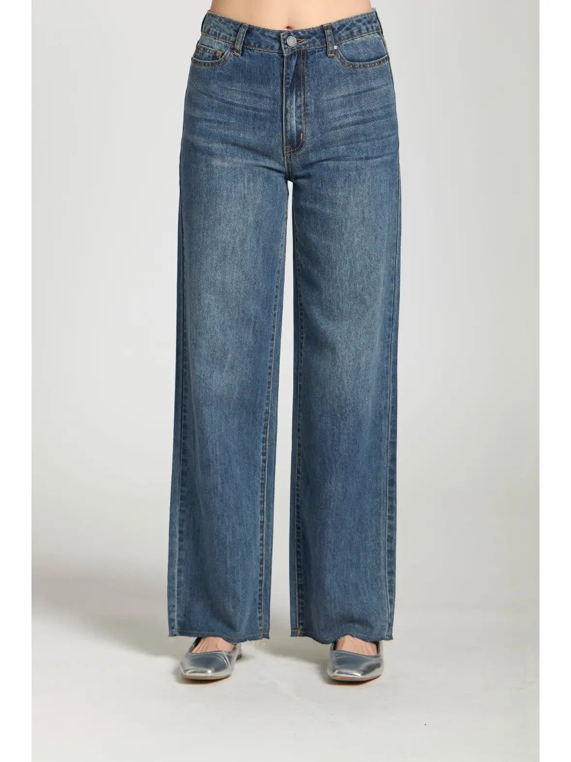Feather Weight Wide Leg Jean