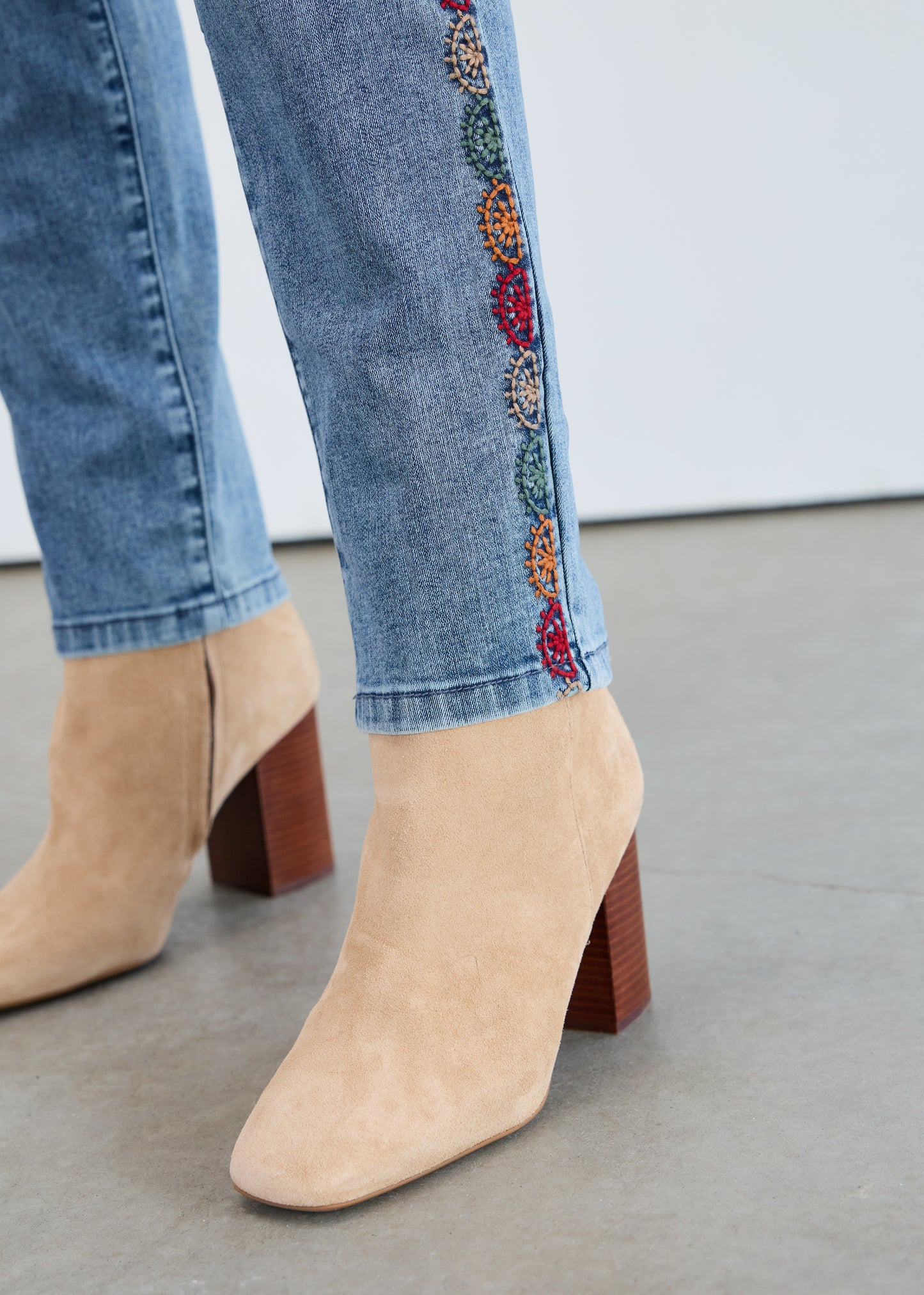 Pullon Embroidered Jean