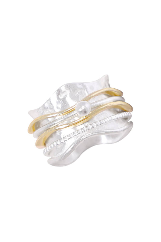 Zoey Simmons - Two-Tone Wave Spinner Ring