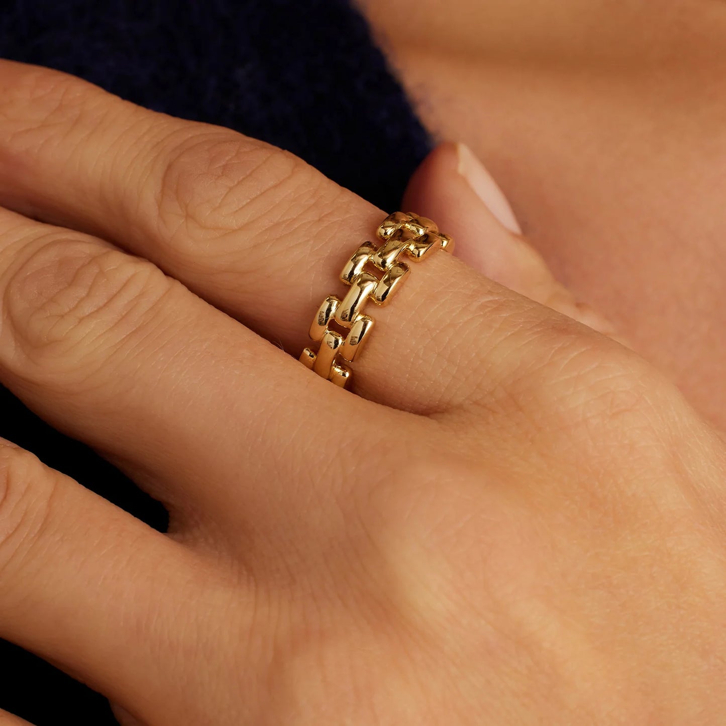 This Brooklyn Ring is crafted with 18 k gold plated brass for a beautiful, long-lasting shine. Its stand-alone bold chain link design is from acclaimed California designer Gorjana, ensuring high-end style.